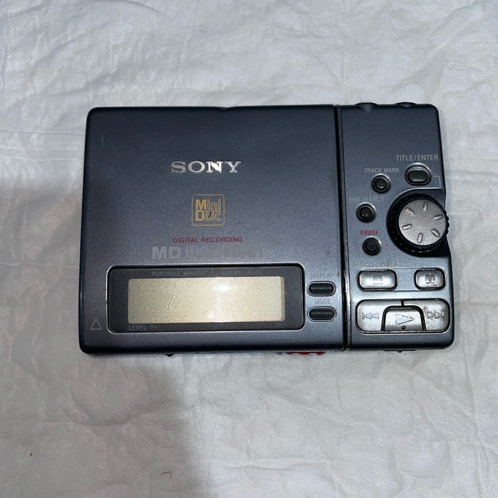 Sony MD Walkman MZ-R3 MiniDisc Player Portable Recorder For PARTS OF REPAIR ONLY